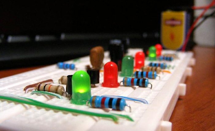 Técnico Auxiliar en Electrónica