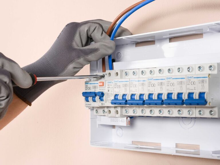 Electricidad Como Oportunidad de Negocio y de Trabajo
